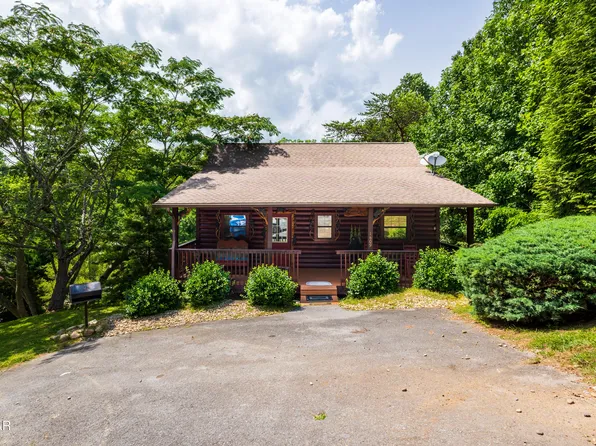 1609 Pinewood Way, Sevierville, TN 37862