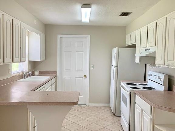 4th image of 211 S Fairbairn Dr