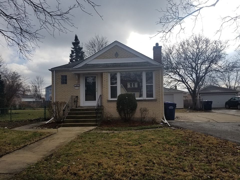 1st image of 2823 W 99th St