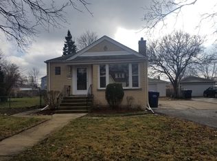 2823 W 99th St, Evergreen Park, IL 60805