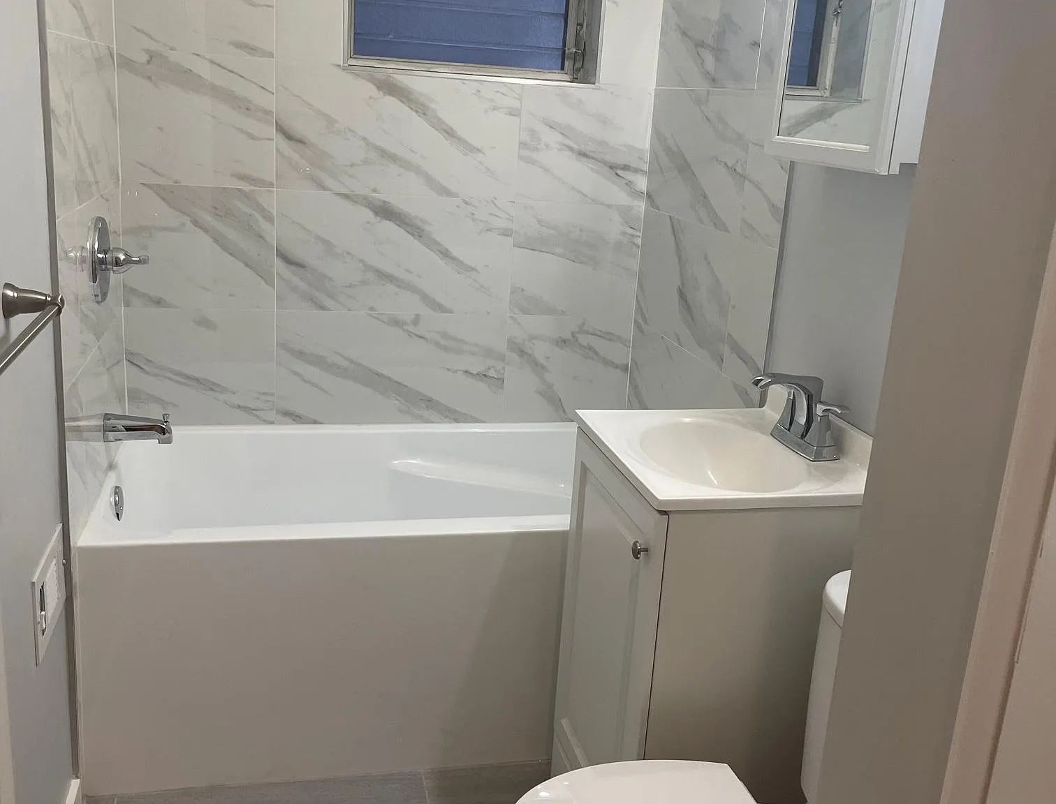 527 Dickinson St — Photo 3