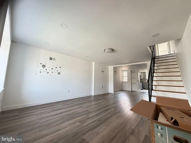 3113 Glenview St — Photo 2