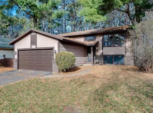 7038 43rd St N, Oakdale, MN 55128