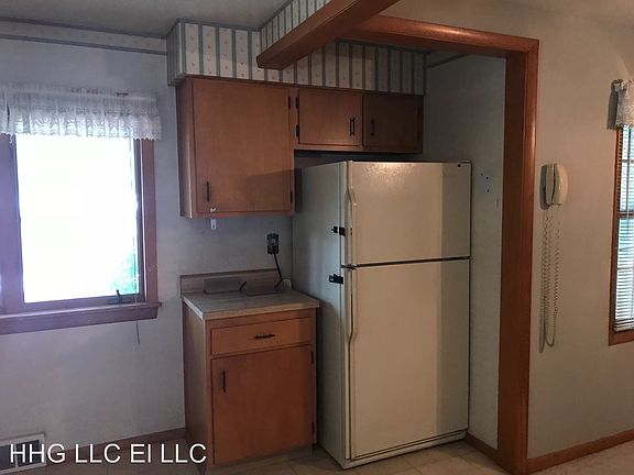 5th image of 742 Bayridge Blvd
