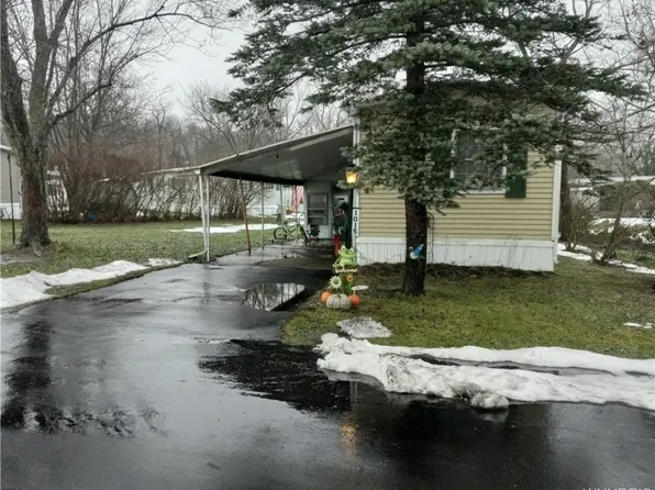 1015 Wish Cir, East Aurora, NY 14052