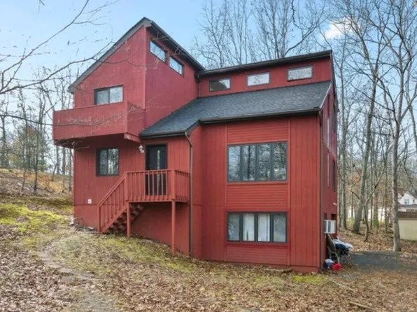 108 Seaton Ct, Bushkill, PA 18324