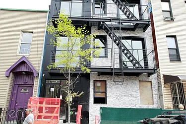 Rented by Rennit Inc.