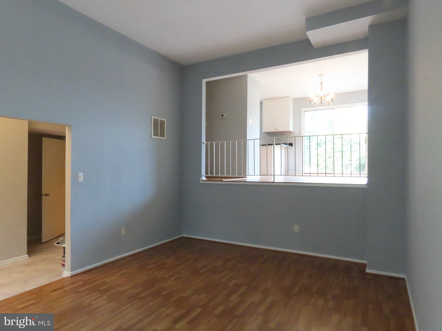 3 bed, 2.5 bath, 1758 sqft, $2,950 — Photo 3