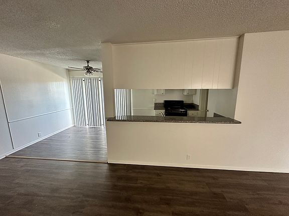 4th image of 13603 Vanowen St APT 204