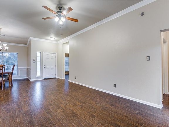 4th image of 7702 Belcrest Dr