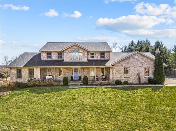 8482 Ivy Hill Dr, Poland, OH 44514