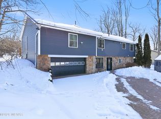 672 Old Cement Rd, Montoursville, PA 17754