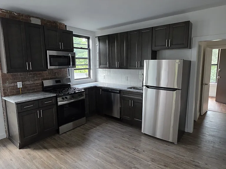 572 River St #2 — Photo 2