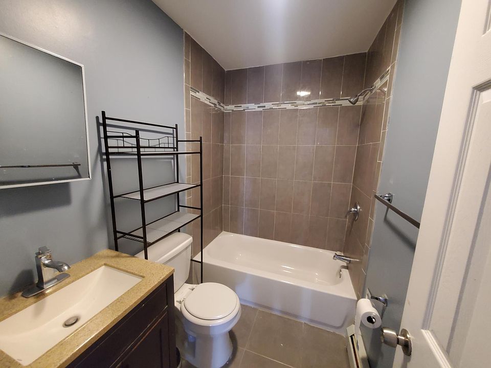2nd image of 91 W 43rd St Floor 1
