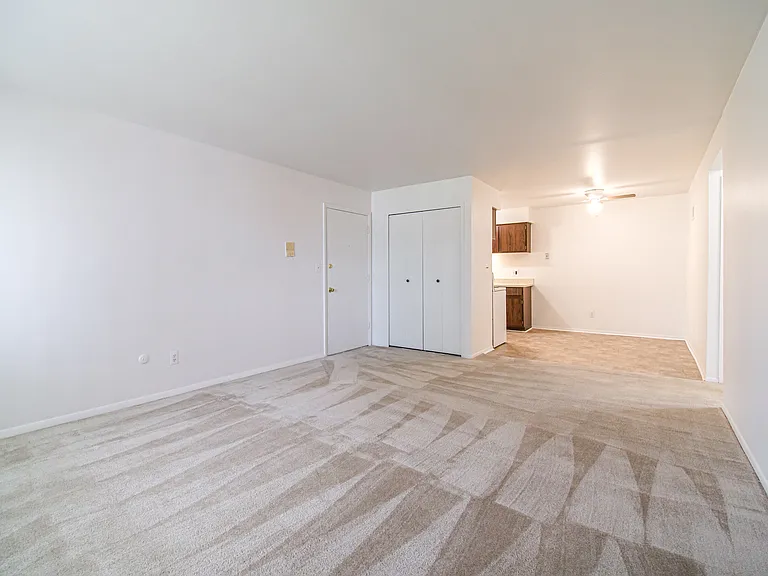 Garfield Park Apartments — Photo 15
