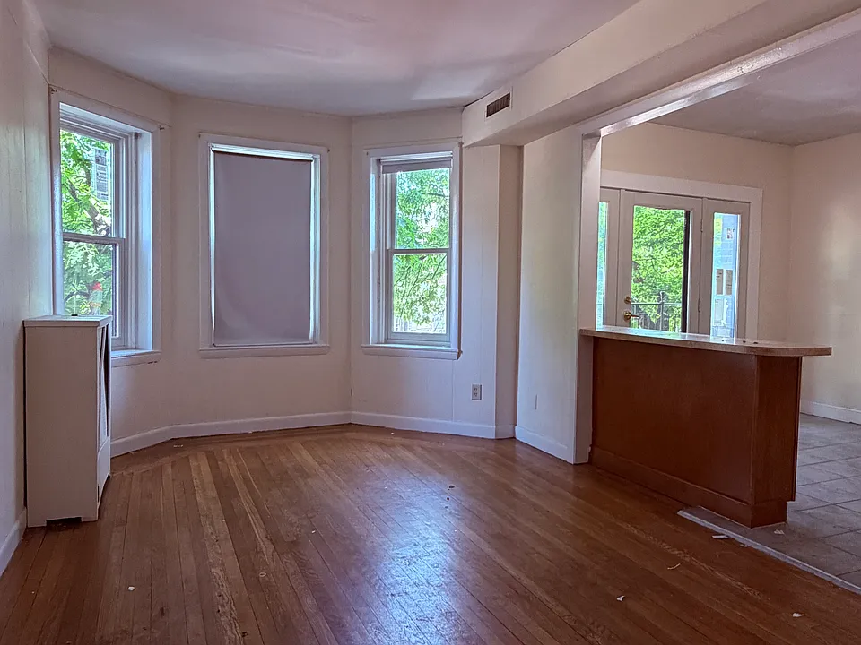 1128 Commonwealth Ave #3
