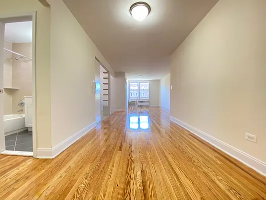 Rented by Queens Apartments Realty LLC | media 43