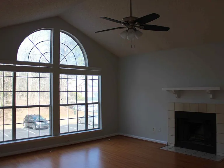 1307 Red Deer Way — Photo 2