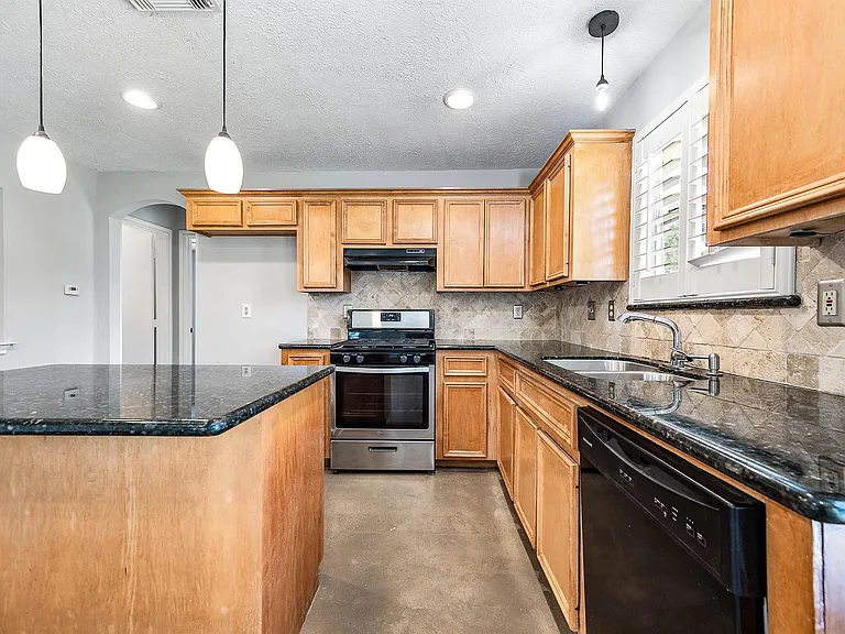 5922 James Pl — Photo 12