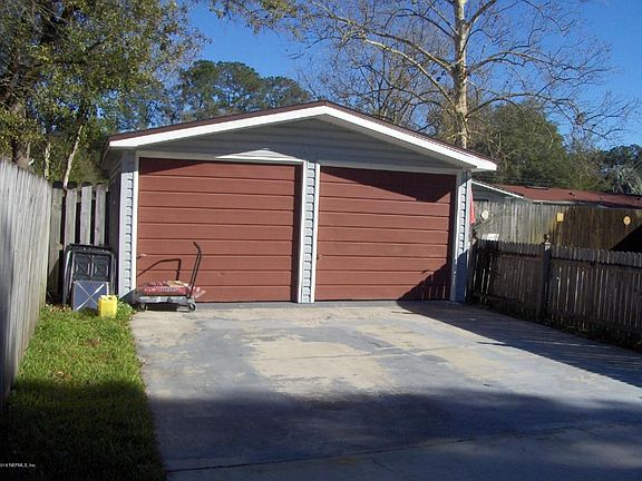 5th image of 3747 Anvers Blvd