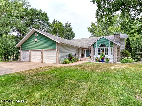 2nd image of 22749 Knollwood Ln