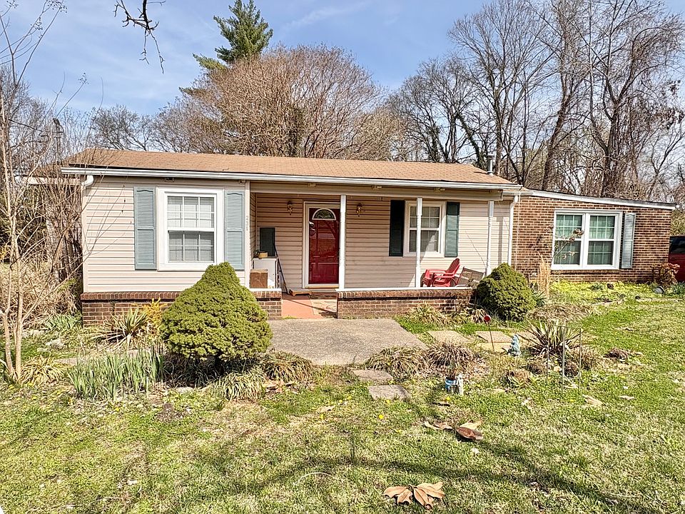 1st image of 231 E Spring St