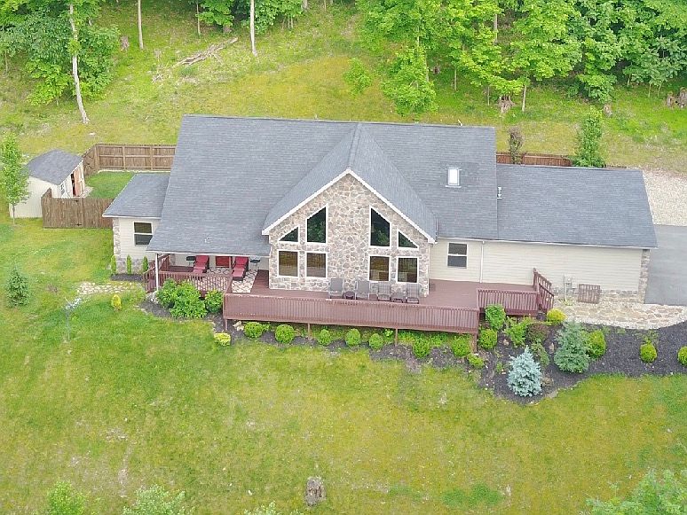 8 Stratford Ct. 