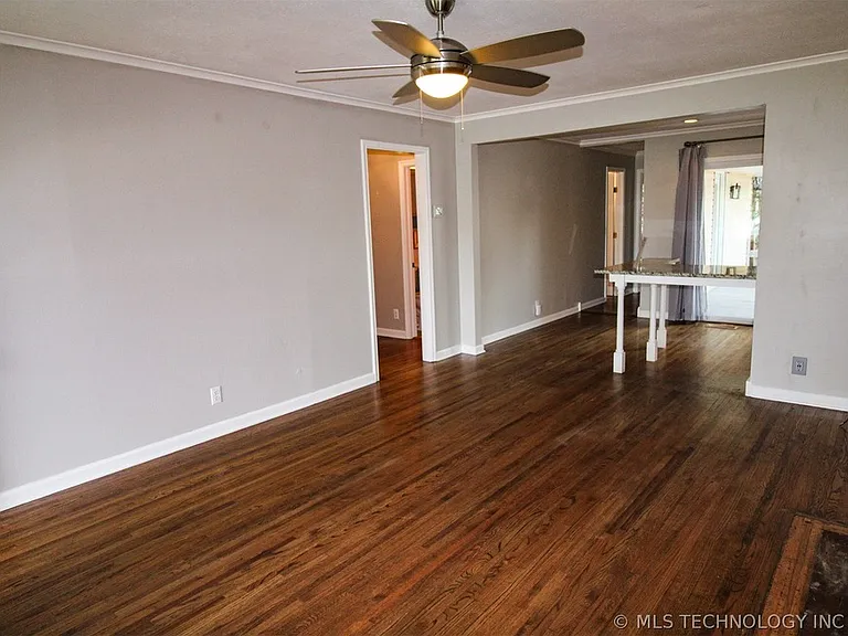 5510 S Owasso Ave — Photo 2