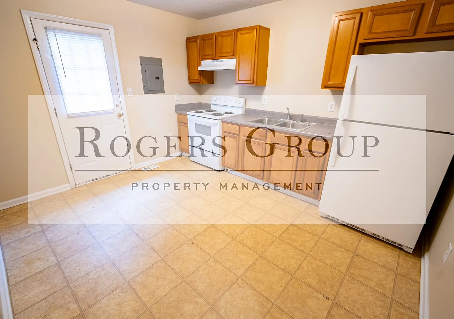 #247 - 202 Fifth St Triplex — Photo 2