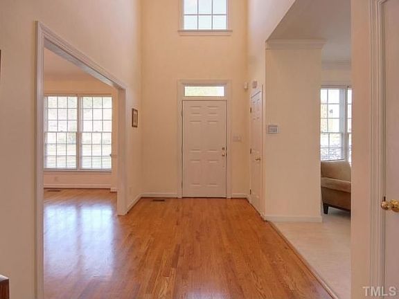 3rd image of 3909 Cottonwood Dr