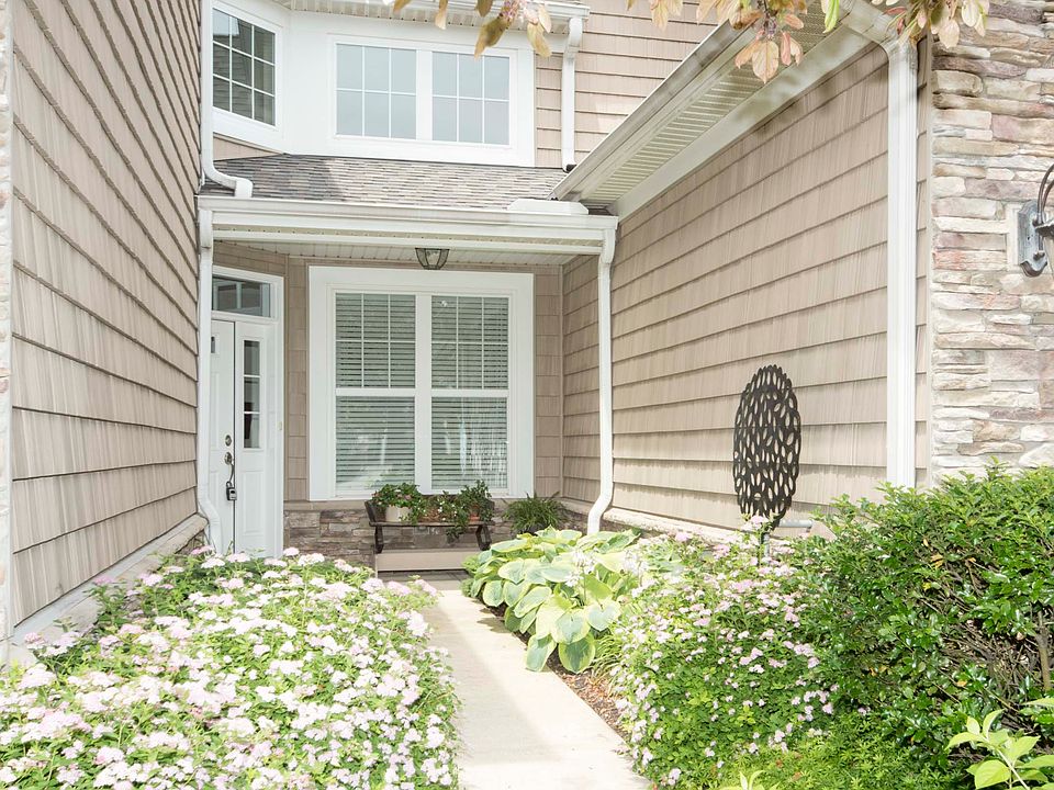 1st image of 4729 Tradewinds Dr #16-2