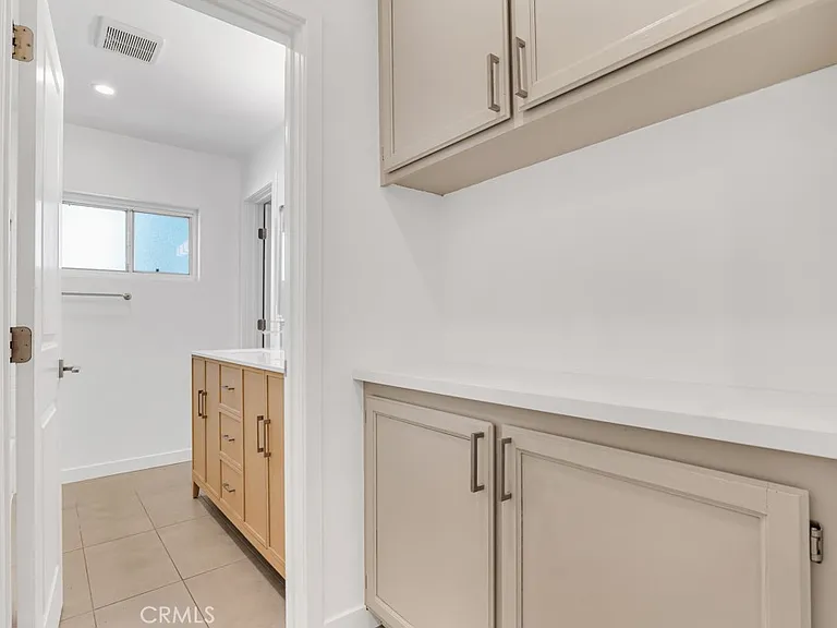6650 Jumilla Ave — Photo 17
