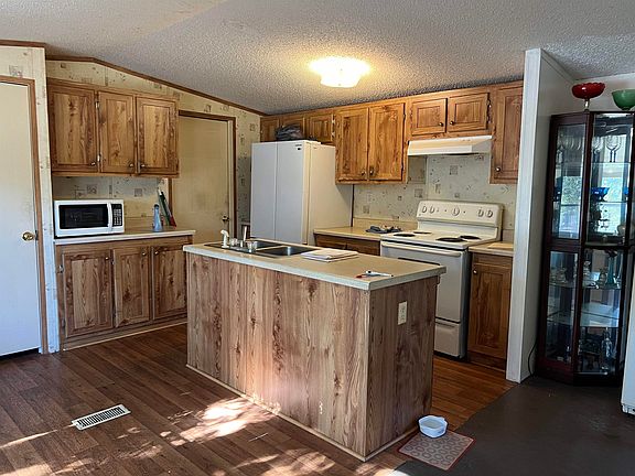 3rd image of 117 E Greencastle