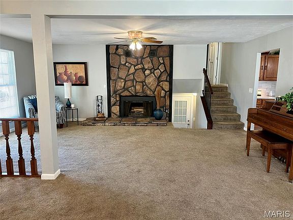 5th image of 47 Julie Ln