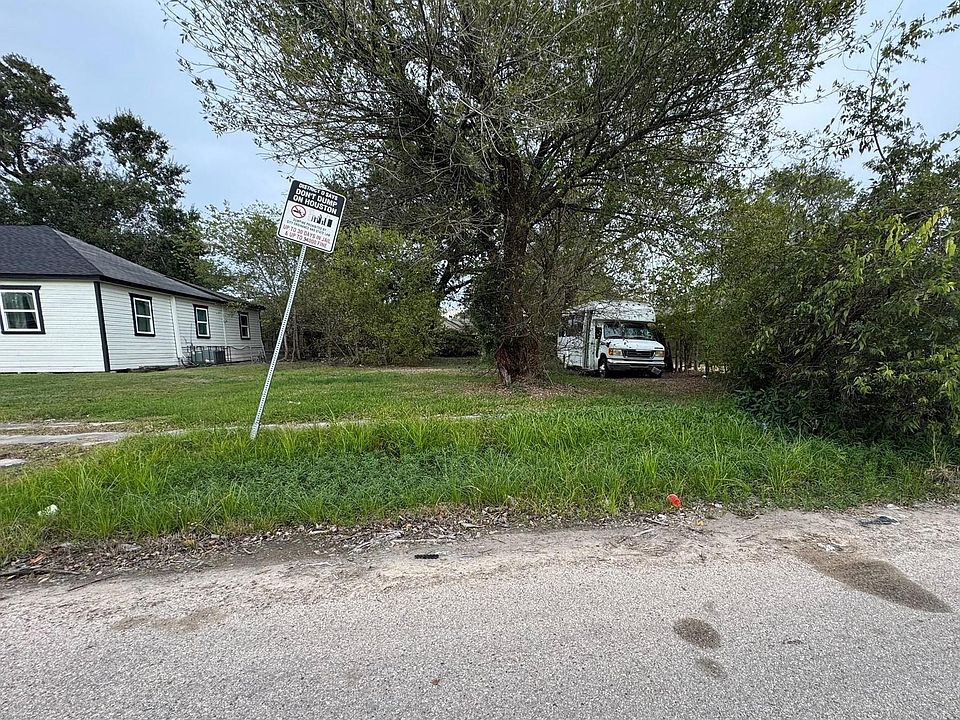 2nd image of 4509 Perry St