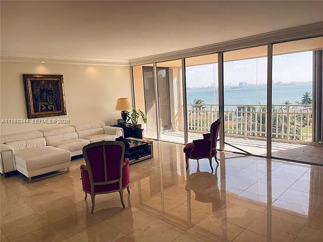 11113 Biscayne Blvd #553 — Photo 7