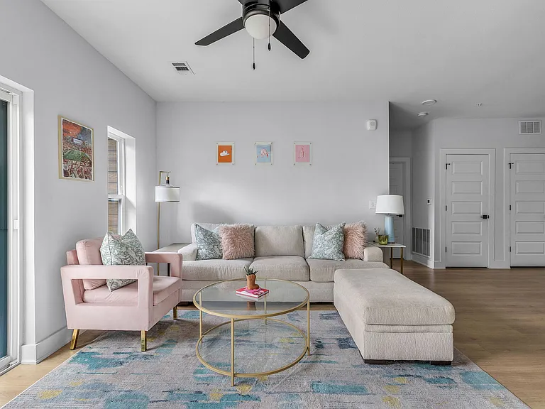 2500 Longview St #202 — Photo 10