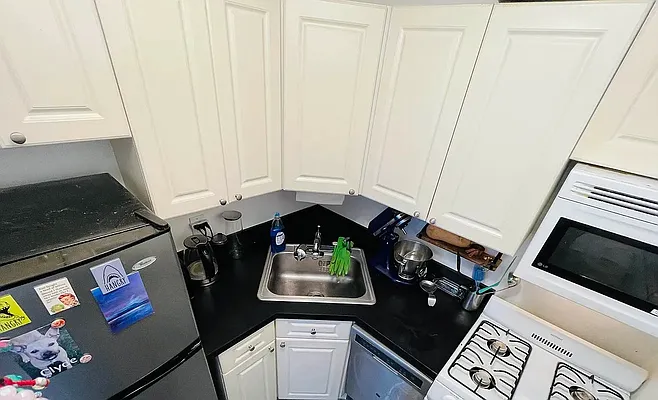 Rented by Compass | media 12