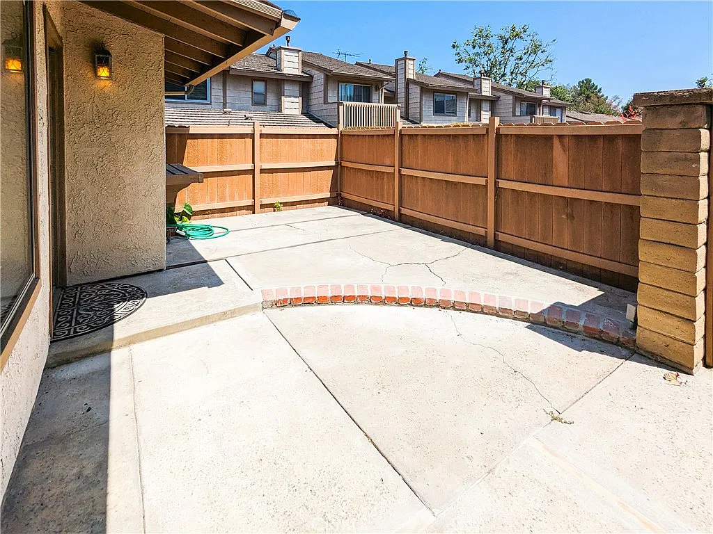 2 bed, 1217 sqft, $3,550 — Photo 3