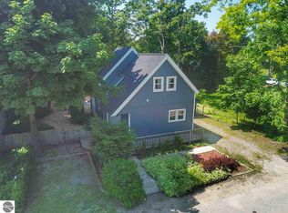 207 N Main St, Leland, MI 49654