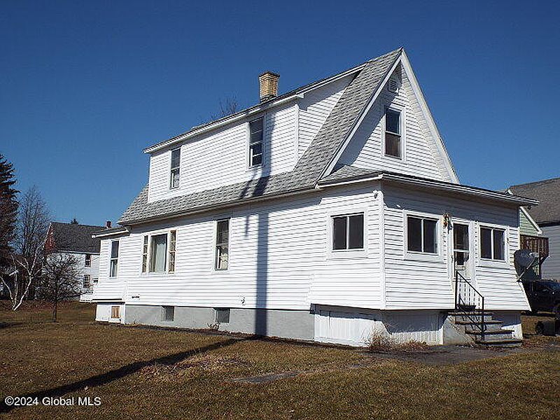 3rd image of 1 Young Avenue