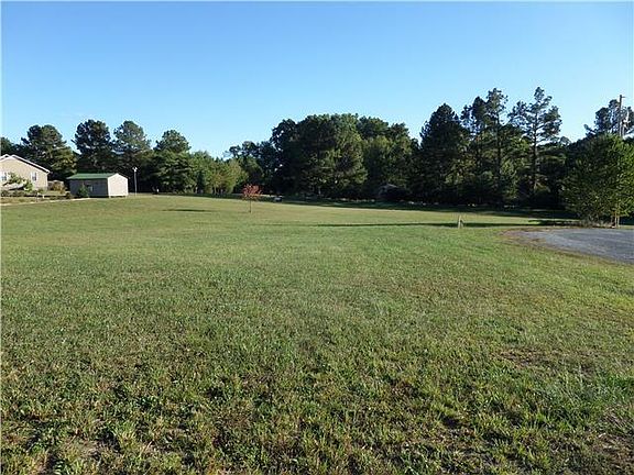 3rd image of 127 Millwood Dr