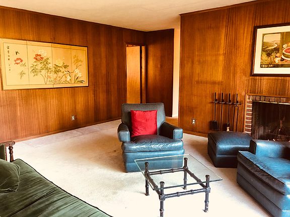 Living Room with gas fireplace