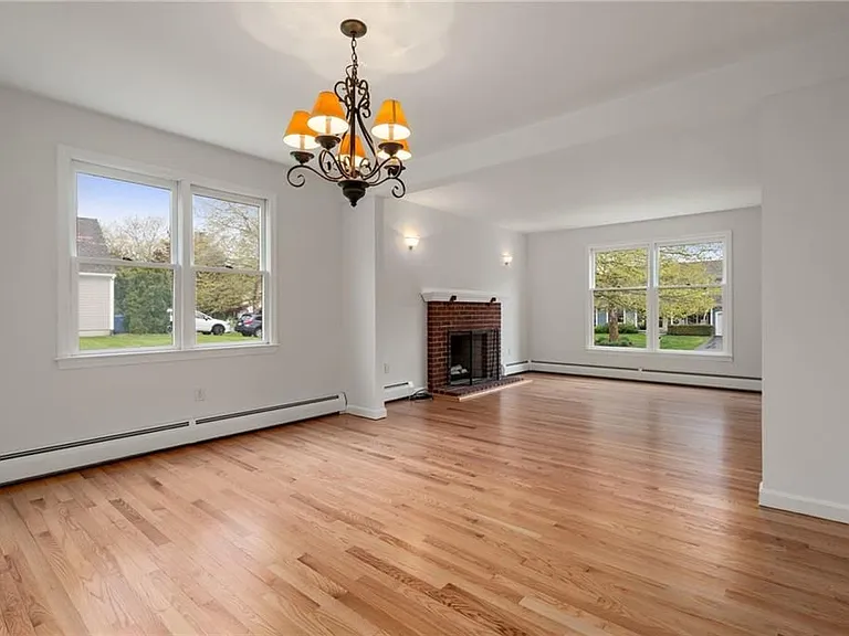 43 Bluegrass Dr — Photo 7