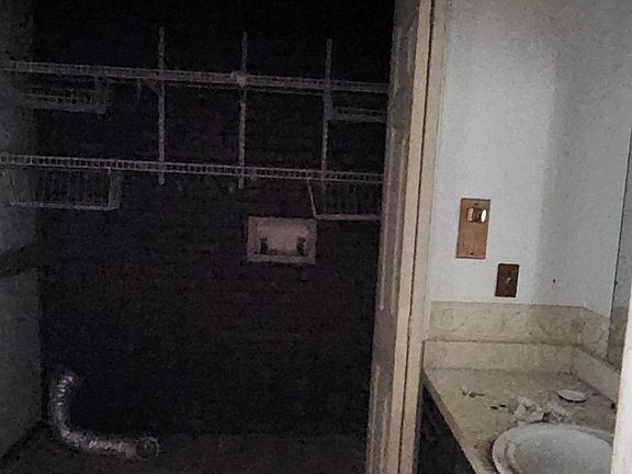 5th image of 3545 Wood Bridge Dr