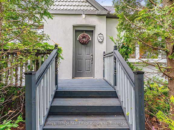 4th image of 32 Plaxton Dr