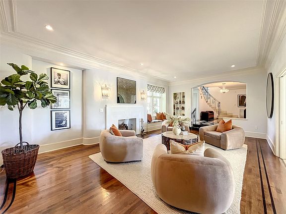 3rd image of 3613 Alhambra Ct