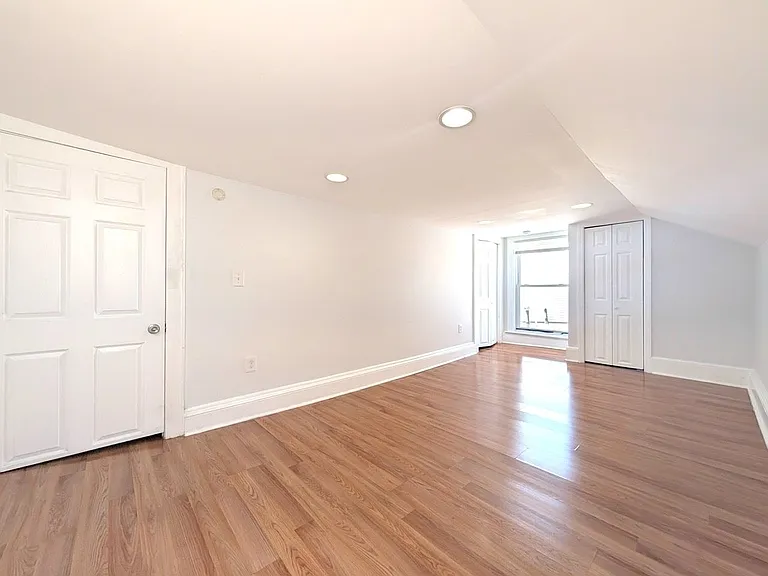69 Beacon Ave #3 — Photo 16