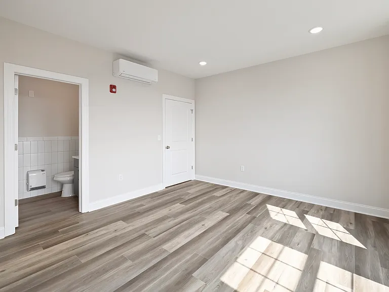 60 Woodside Pl — Photo 13