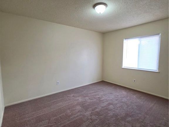 4th image of 420 S 4th St